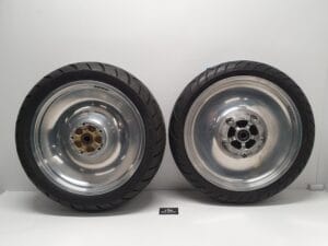Set V-Rod VRSC 02-06 wielen + zgan banden