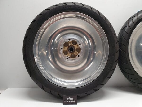 Set V-Rod VRSC 02-06 wielen + zgan banden 41065-01 + 43257-01 - Afbeelding 2