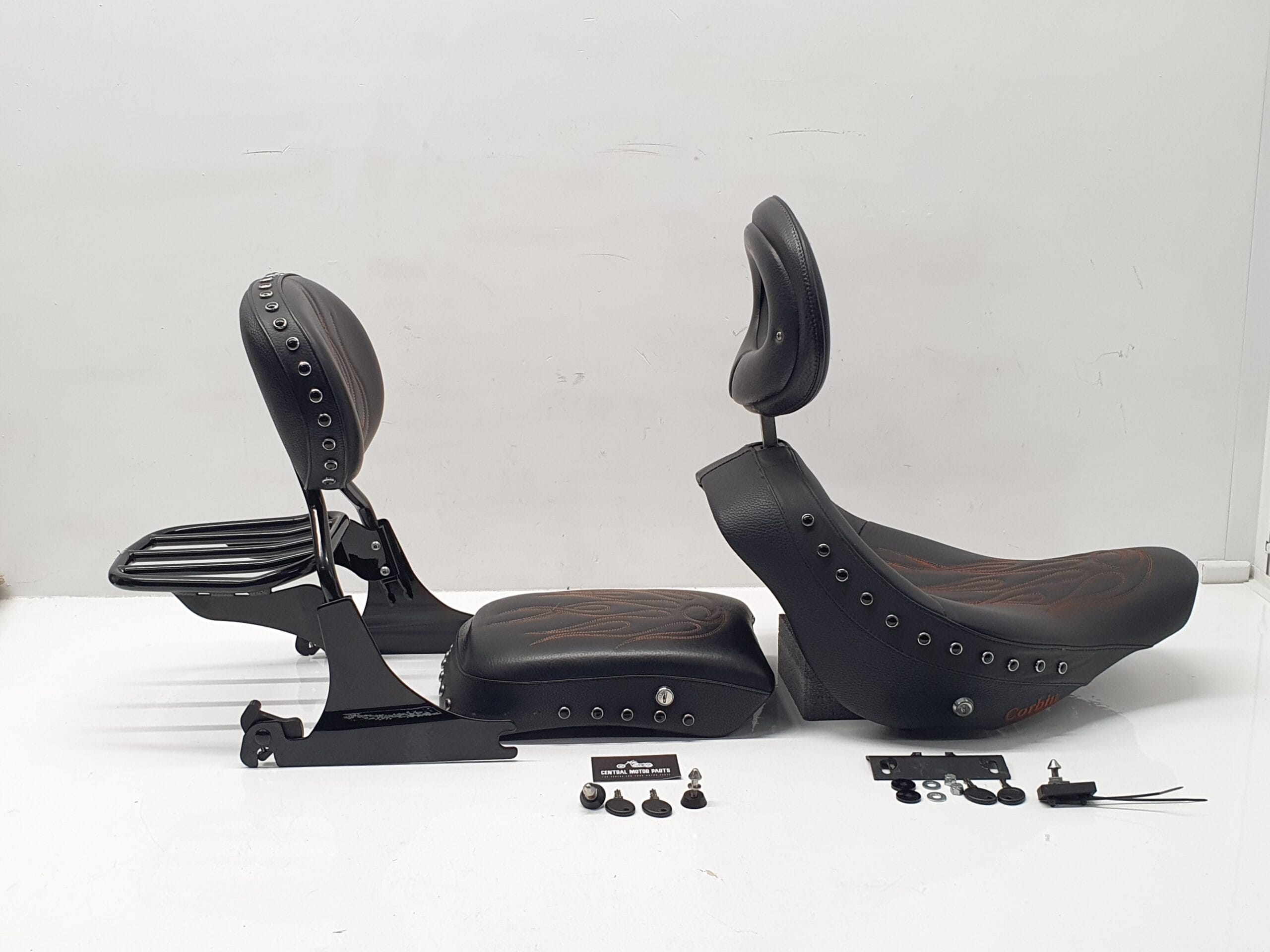 Corbin Zadel + Pillion + Sissybar set Softail 10-17