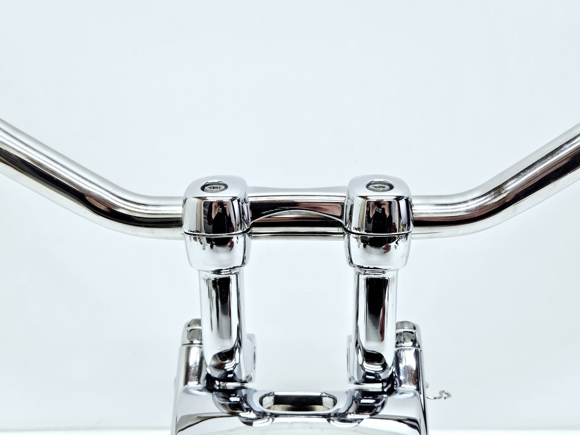 Handlebar Assembly chrome Dyna Low Rider 2014-2017 – 55800233 + 55900064 + 55900065