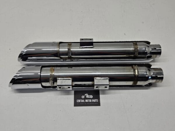 Chromen Vance & Hines Twin Slash 3” Slip ons Softail 2000-2017