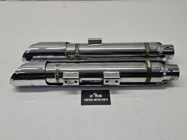 Chromen Vance & Hines Twin Slash 3” Slip ons Softail 2000-2017